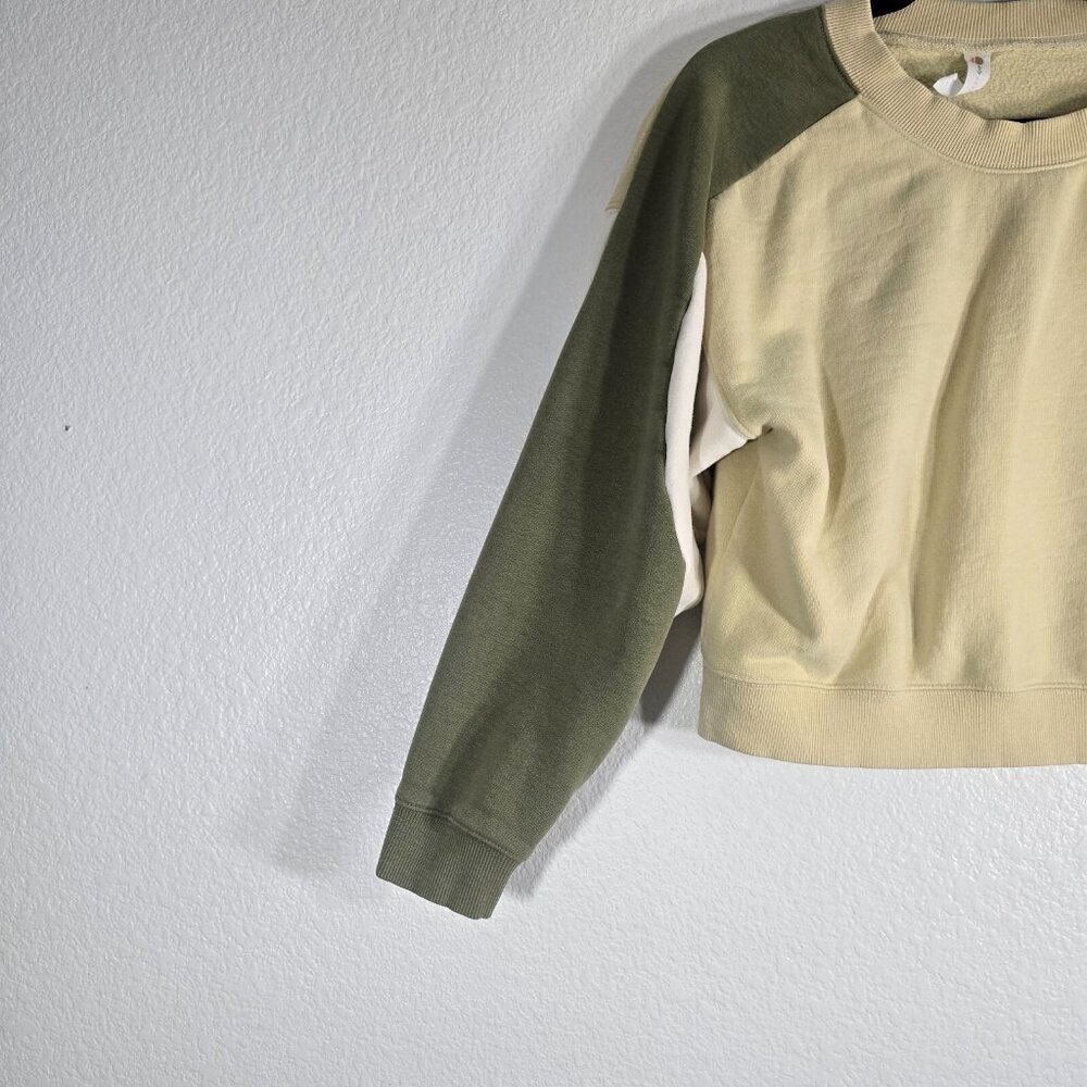 Daily Practice Anthropologie Cropped Sweatshirt Medium Green Colorblock Sporty - Picture 6 of 12